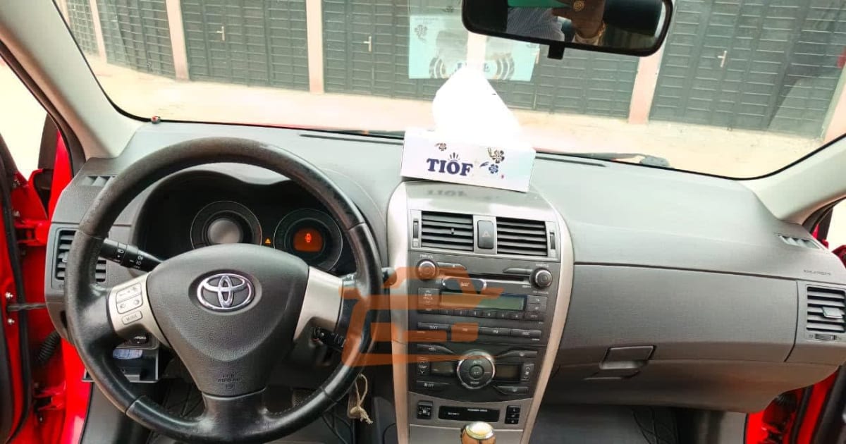 2012 Toyota Corolla à Yaounde — photo 4/8