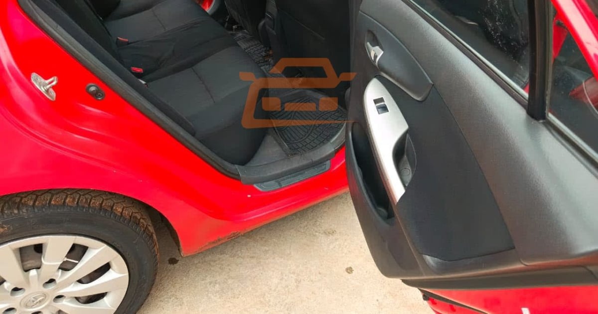 2012 Toyota Corolla à Yaounde — photo 5/8