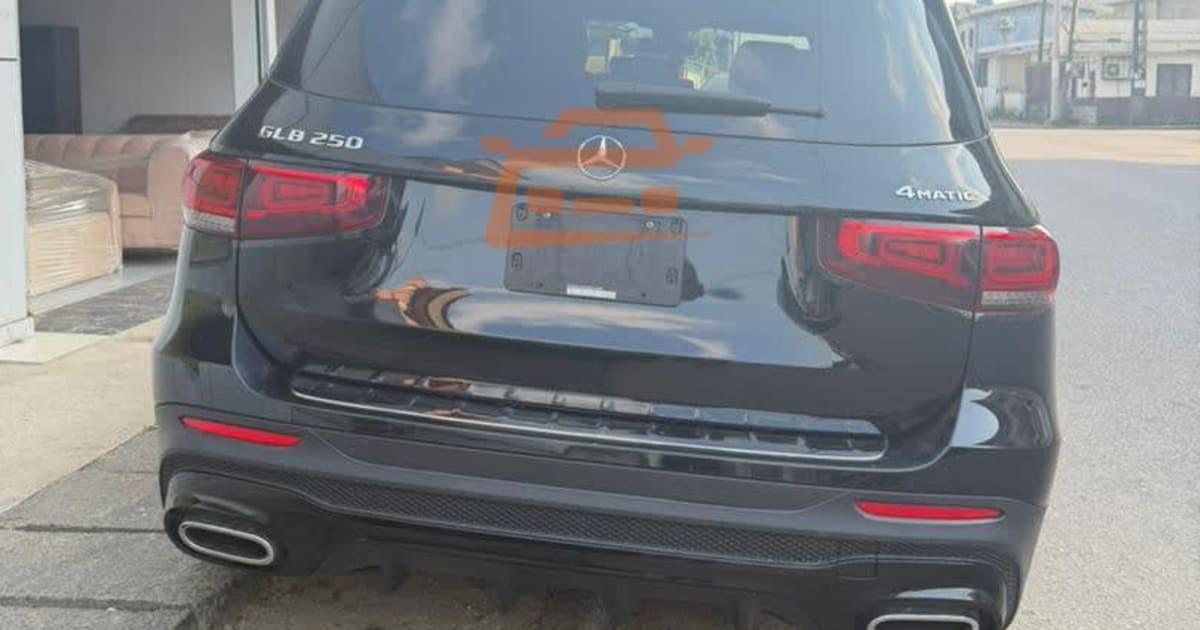 2021 Mercedes-Benz GLB-Class à Douala — photo 2/5