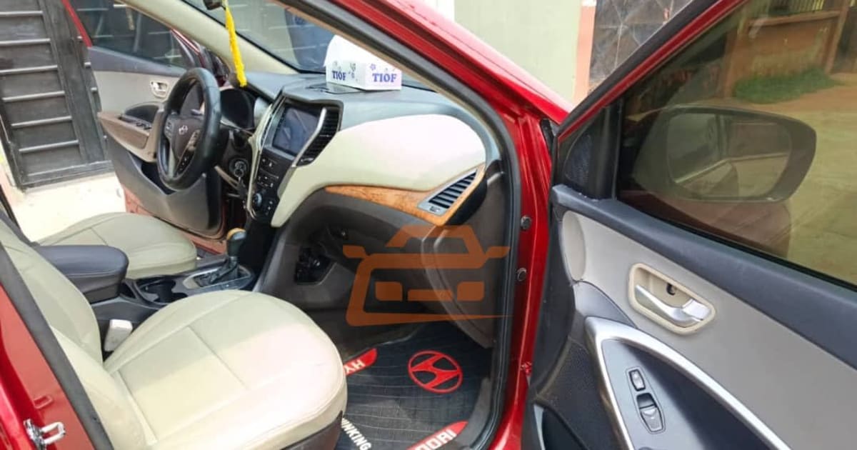 2015 Hyundai Santa Fe à Yaounde — photo 3/7