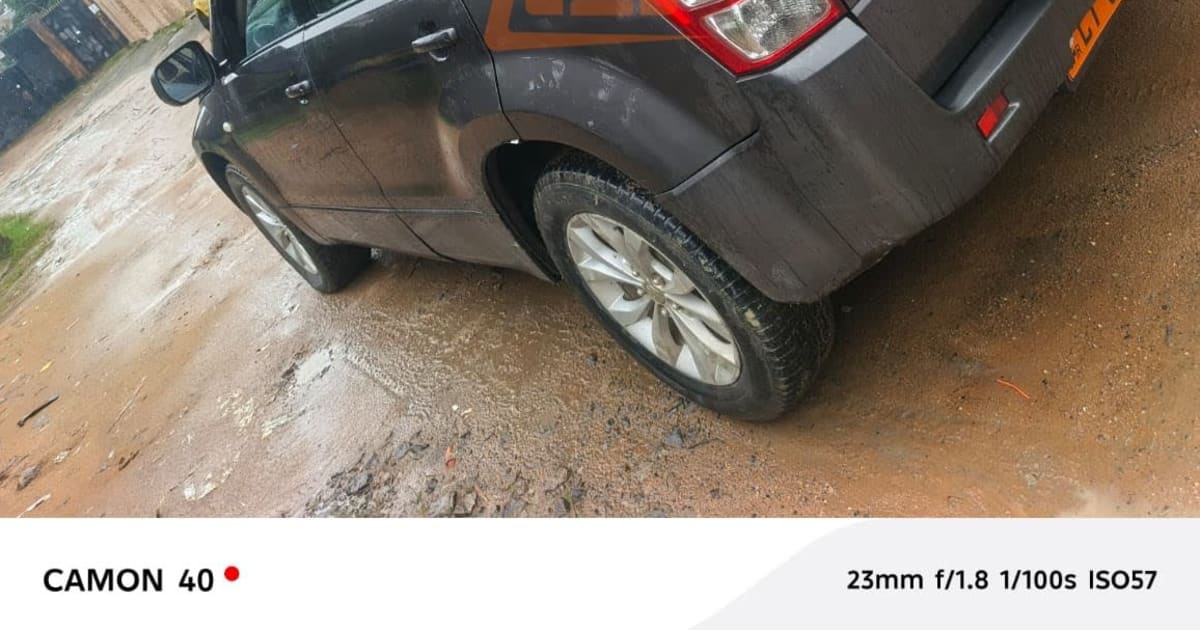 2015 Suzuki Grand Vitara à Douala — photo 3/9
