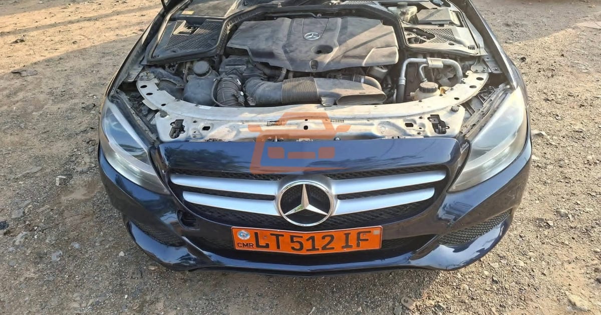 2014 Mercedes-Benz C-Class à Douala — photo 3/9