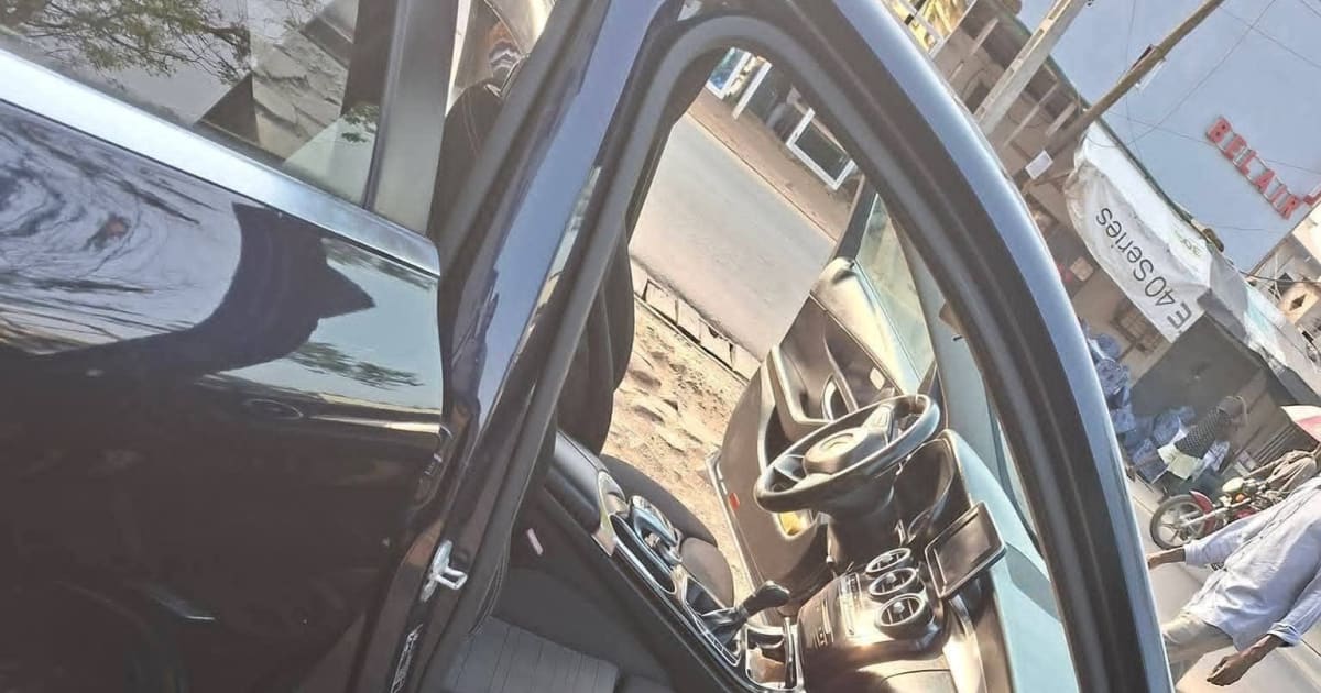 2014 Mercedes-Benz C-Class à Douala — photo 7/9