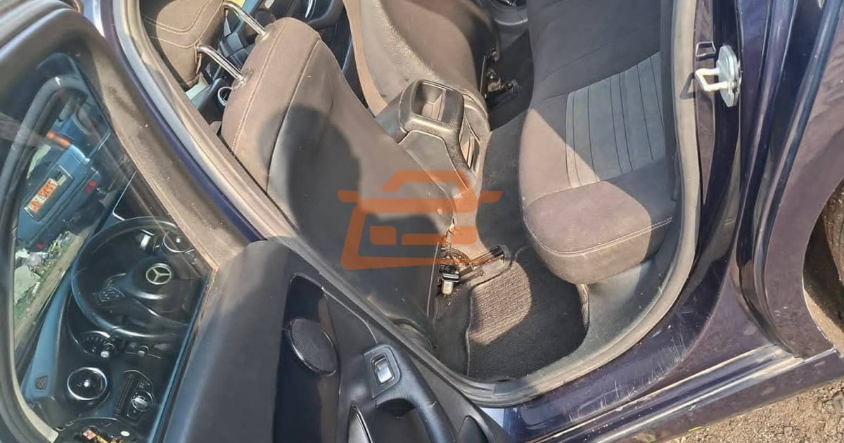 2014 Mercedes-Benz C-Class à Douala — photo 9/9