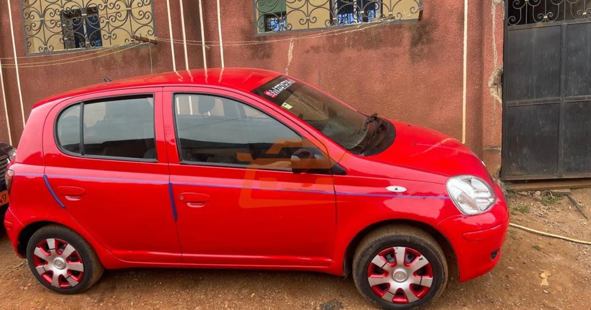 2003 Toyota Yaris à Yaounde