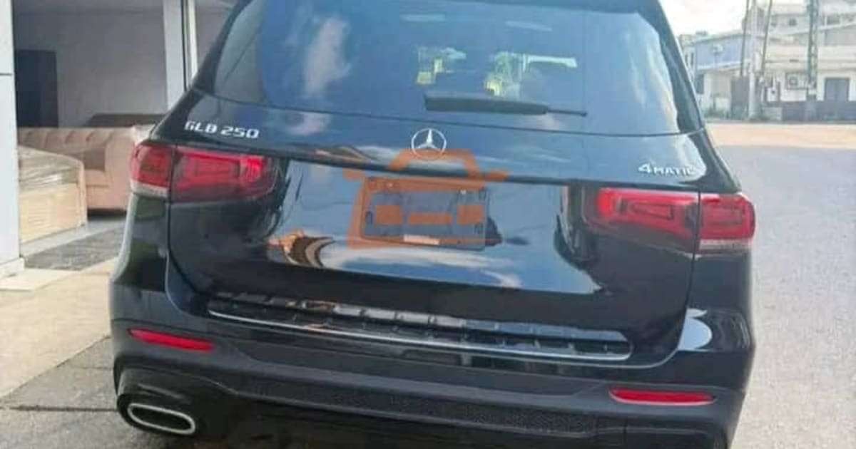 2021 Mercedes-Benz GLB-Class à Douala — photo 3/9