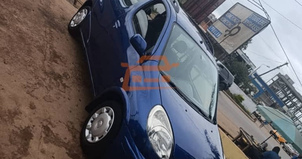 2005 Toyota Yaris à Yaounde