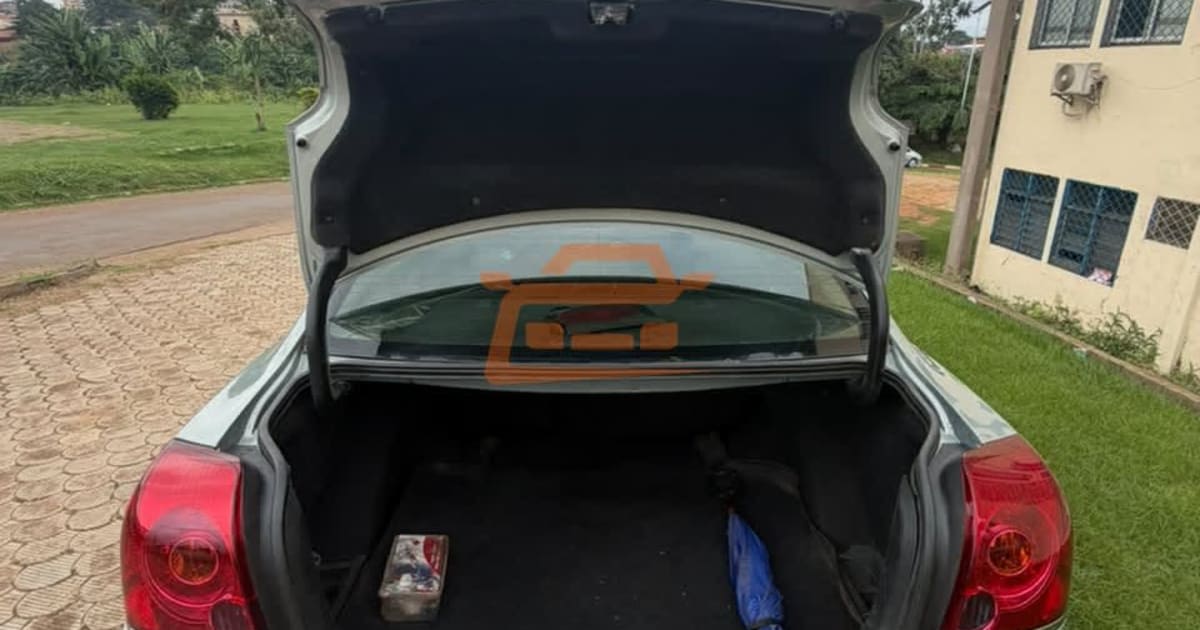 2008 Toyota Corolla à Yaounde — photo 3/4