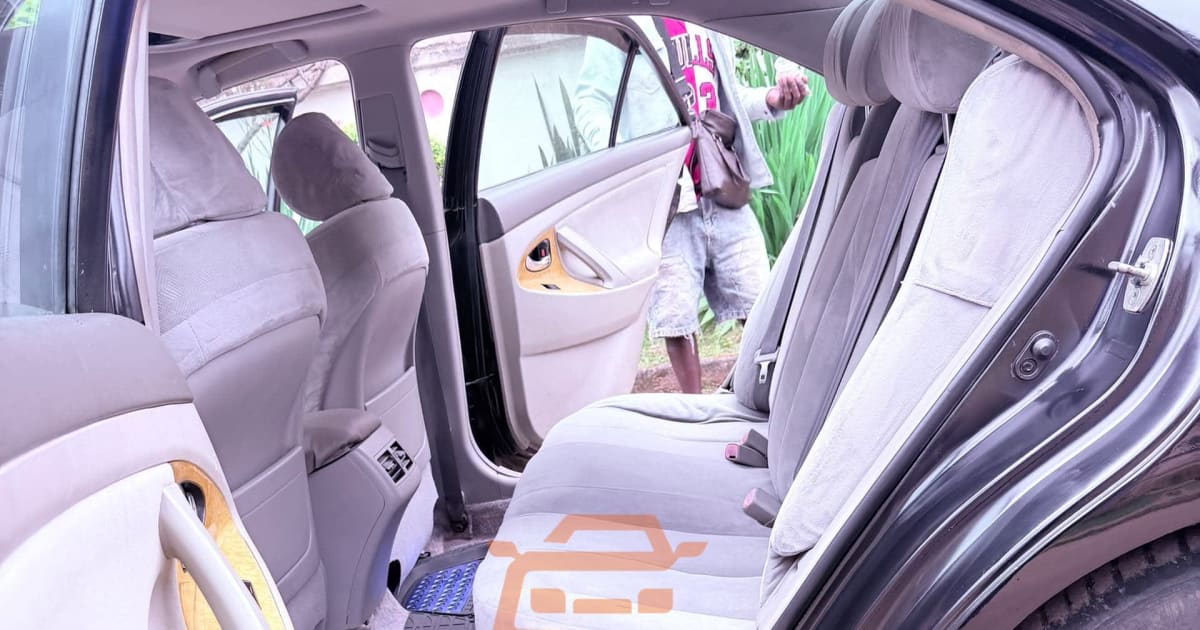 2010 Toyota Camry à Yaounde — photo 4/5