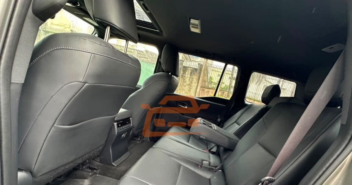 2025 Lexus Gx 550 à Douala — photo 8/9
