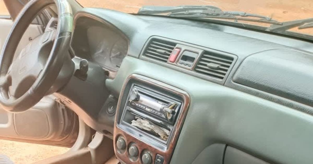 1998 Honda CR-V à Yaounde — photo 5/6