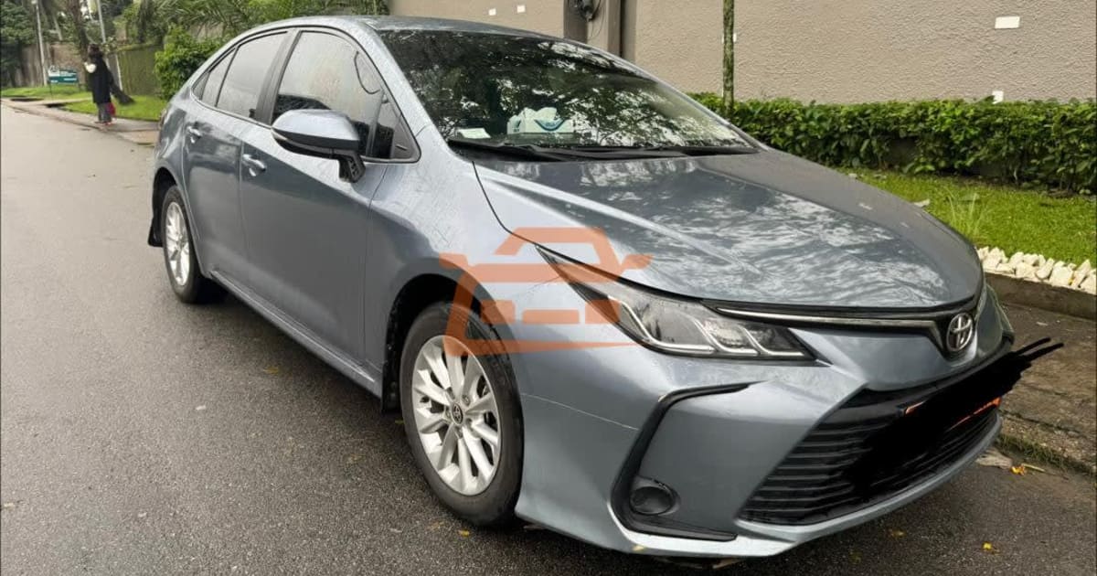 2020 Toyota Corolla à Douala