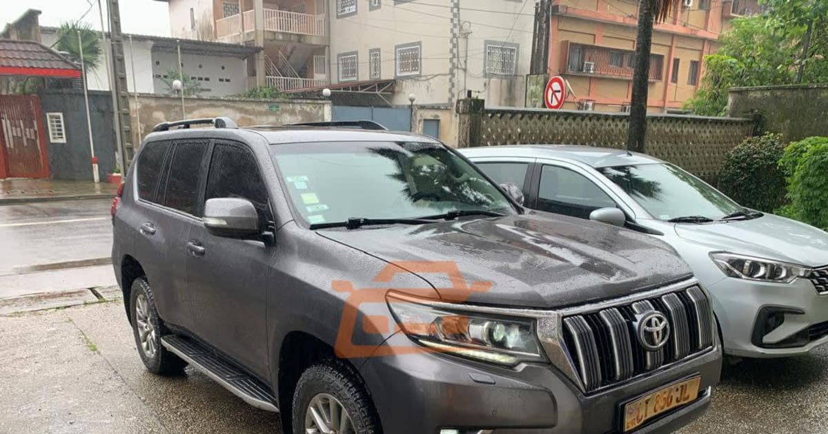 2019 Toyota Prado à Douala