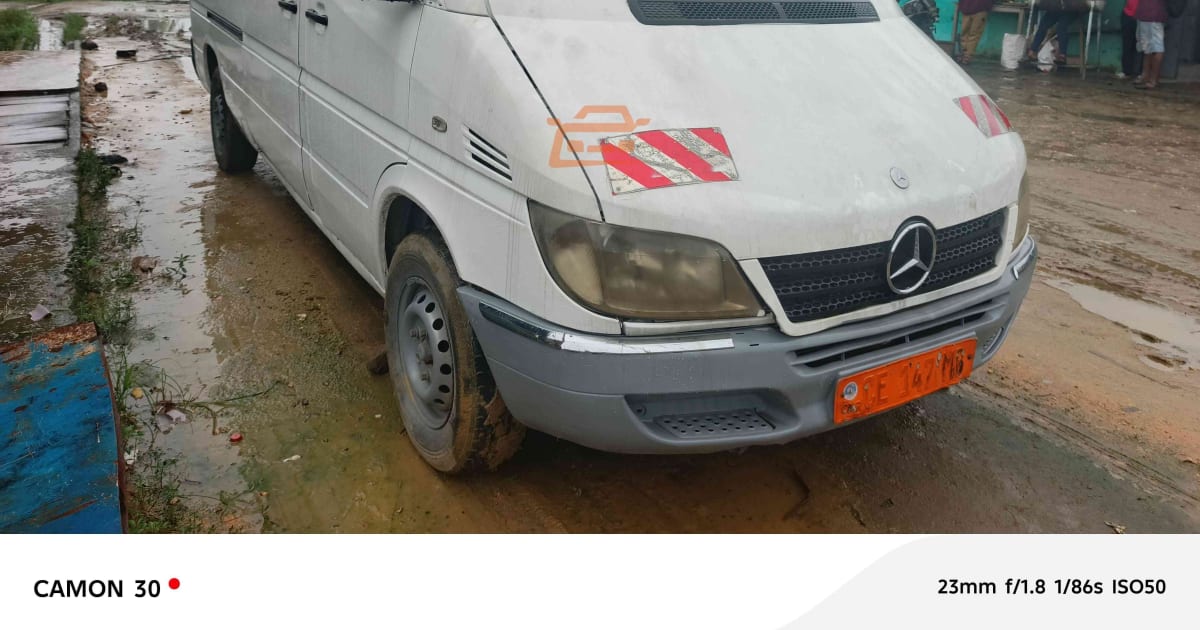 2005 Mercedes-Benz Sprinter à Douala — photo 3/9