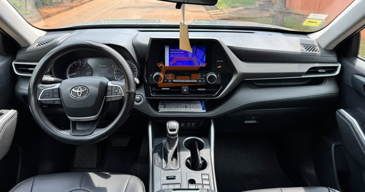 2023 Toyota Highlander à Yaounde — photo 3/9
