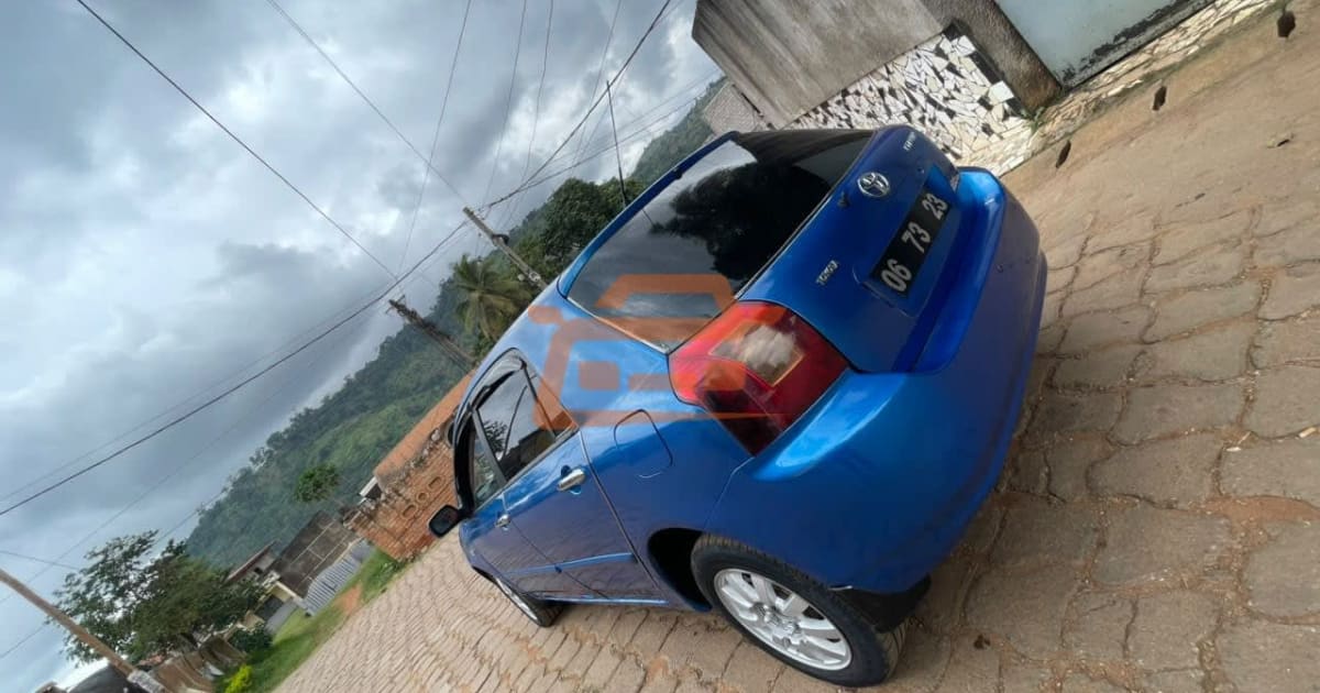 2009 Toyota Corolla à Yaounde — photo 3/6