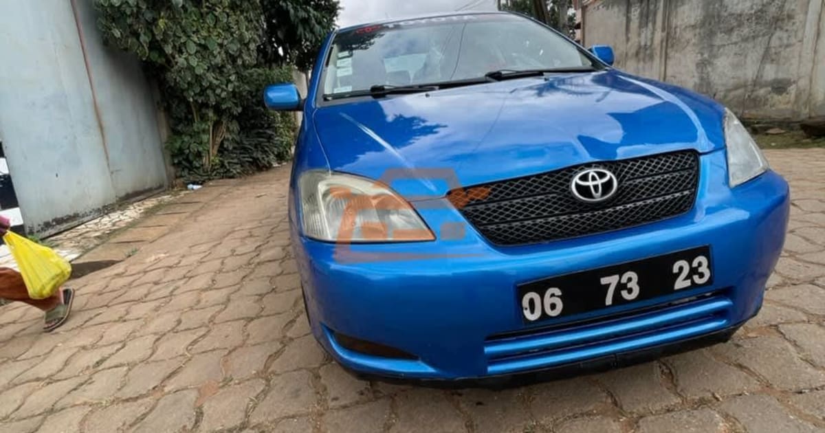 2009 Toyota Corolla à Yaounde — photo 5/6