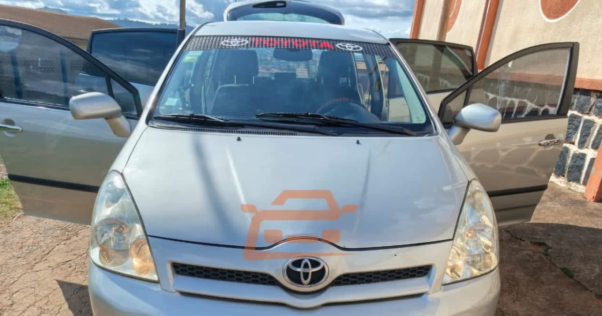 2009 Toyota Corolla à Yaounde — photo 3/9