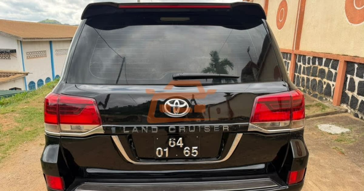 2016 Toyota Land Cruiser à Yaounde — photo 3/8