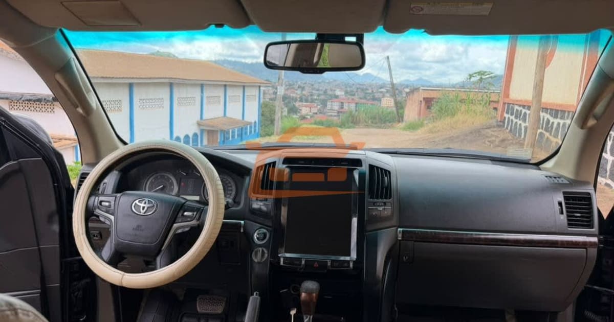 2016 Toyota Land Cruiser à Yaounde — photo 4/8