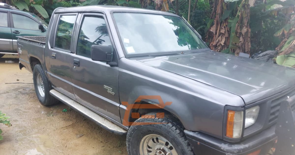 1990 Mitsubishi L200 à Douala — photo 2/4