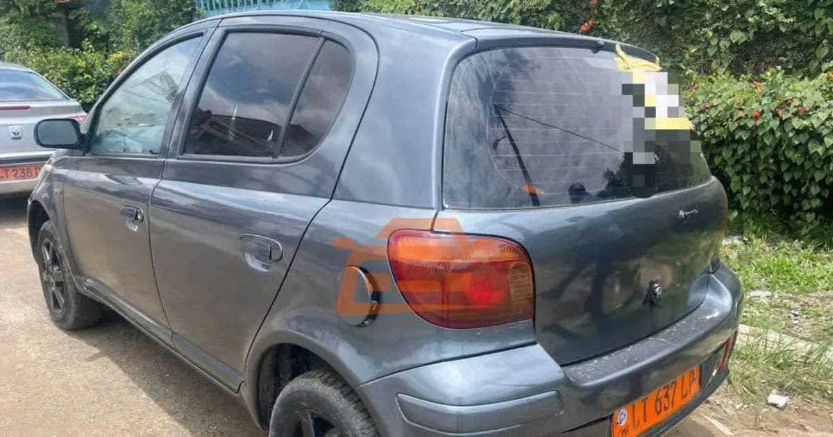 2004 Toyota Yaris à Douala — photo 7/8