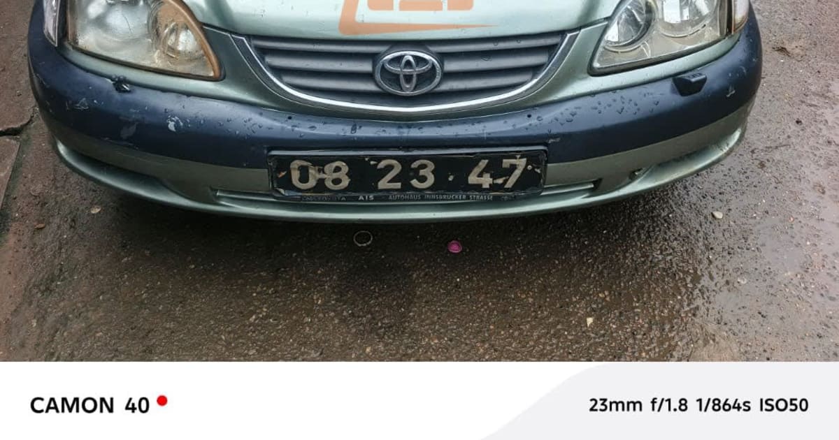 2002 Toyota Avensis à Douala — photo 7/9