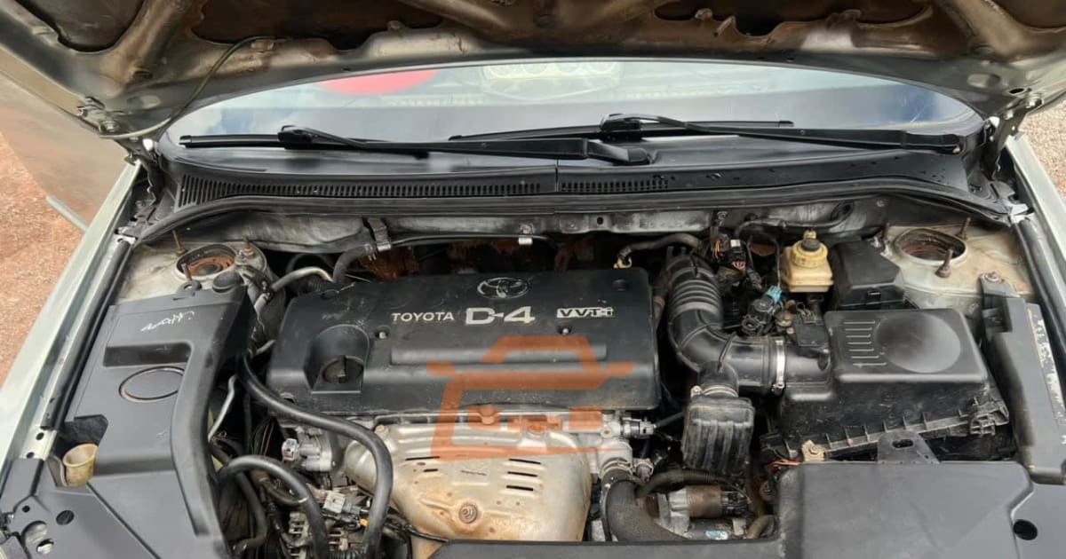 2008 Toyota Avensis à Yaounde — photo 5/6