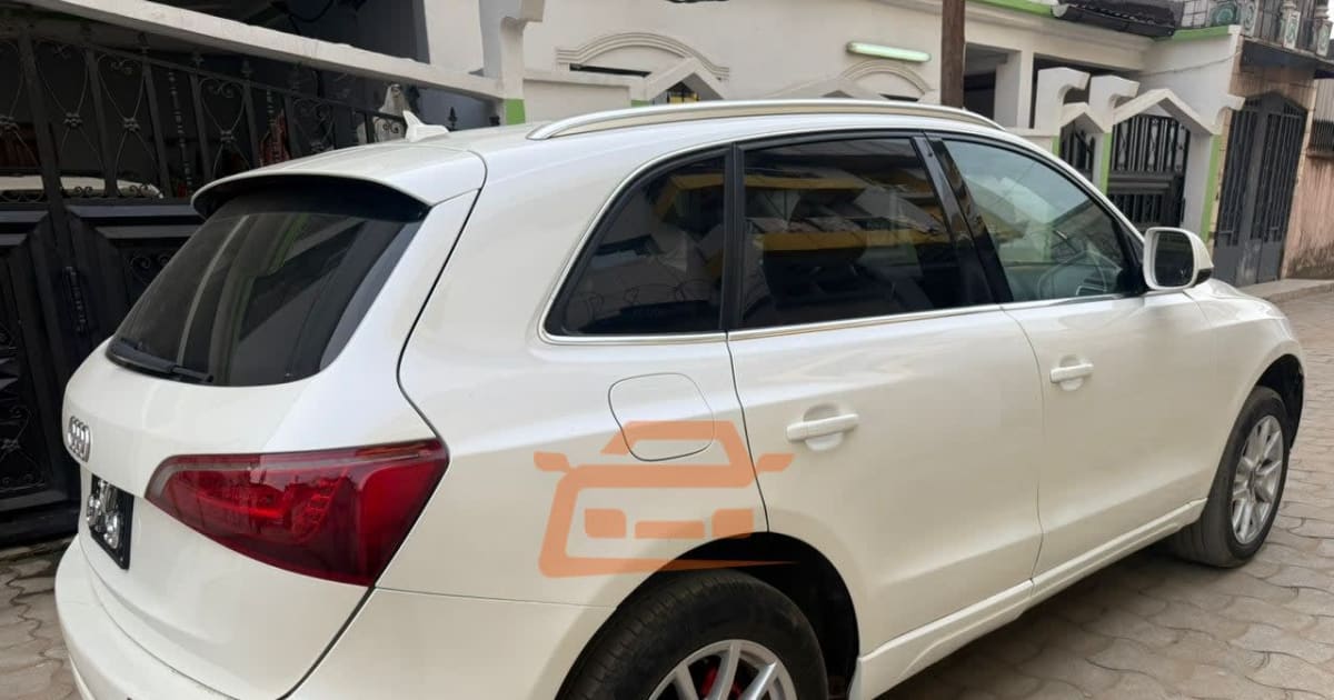2010 Audi Q5 à Douala — photo 4/9