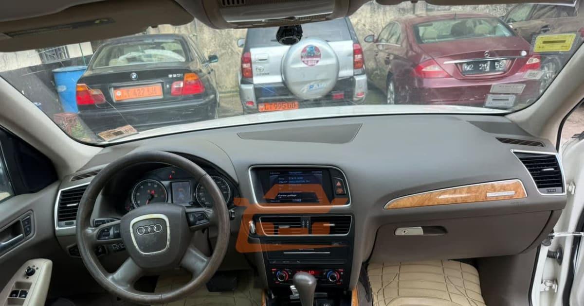 2010 Audi Q5 à Douala — photo 5/9