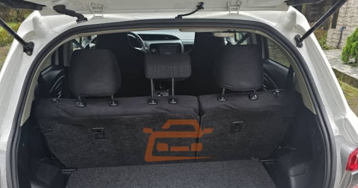 2016 Toyota Vitz à Douala — photo 6/8