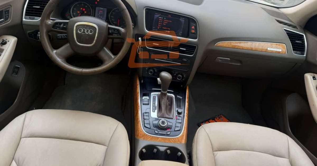 2010 Audi Q5 à Douala — photo 9/9