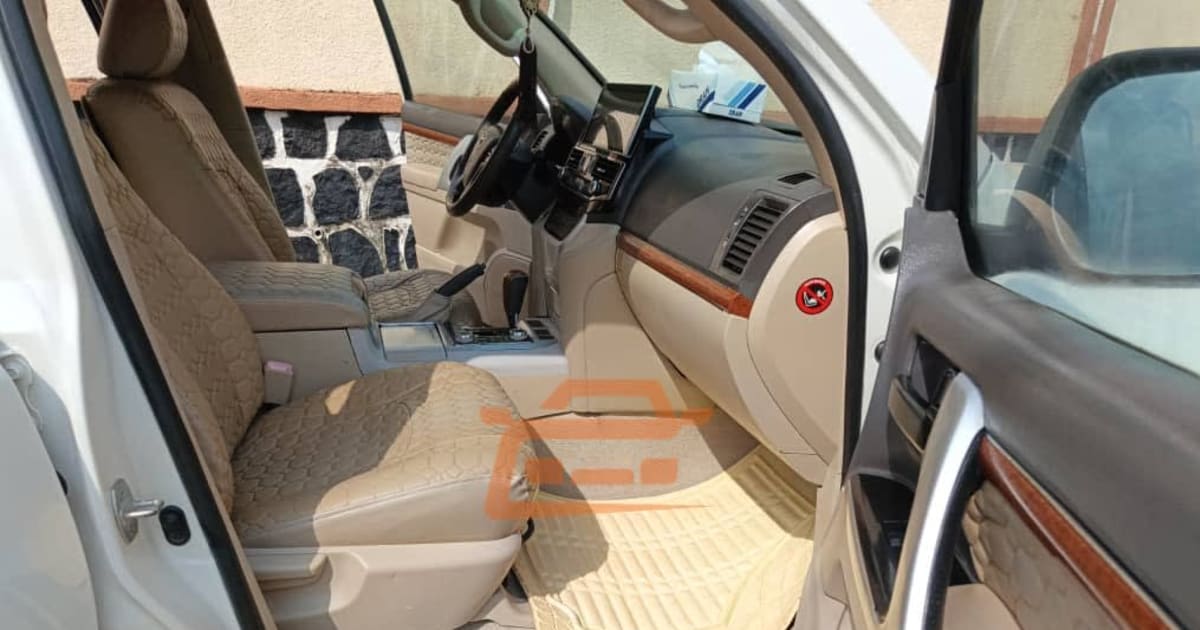 2016 Toyota Land Cruiser à Yaounde — photo 4/9