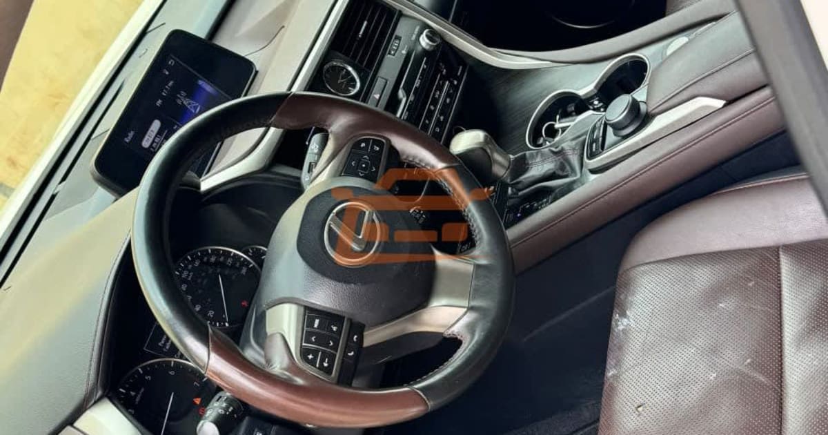 2017 Lexus Rx 350 à Yaounde — photo 2/8