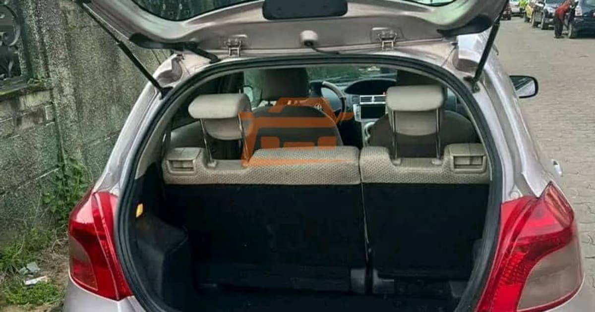 2009 Toyota Vitz à Douala — photo 3/4