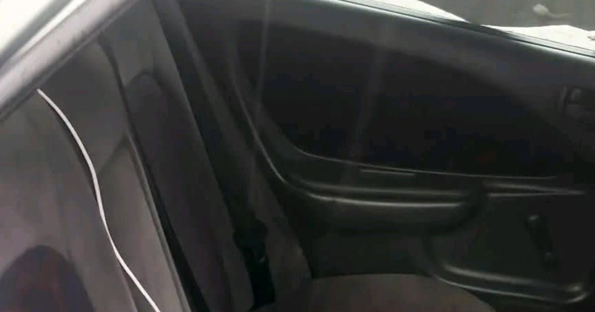 1998 Toyota Avensis à Douala — photo 5/5