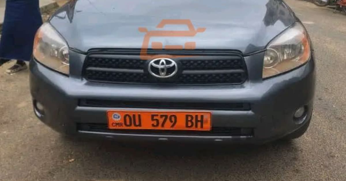 2008 Toyota RAV4 à Douala — photo 2/5