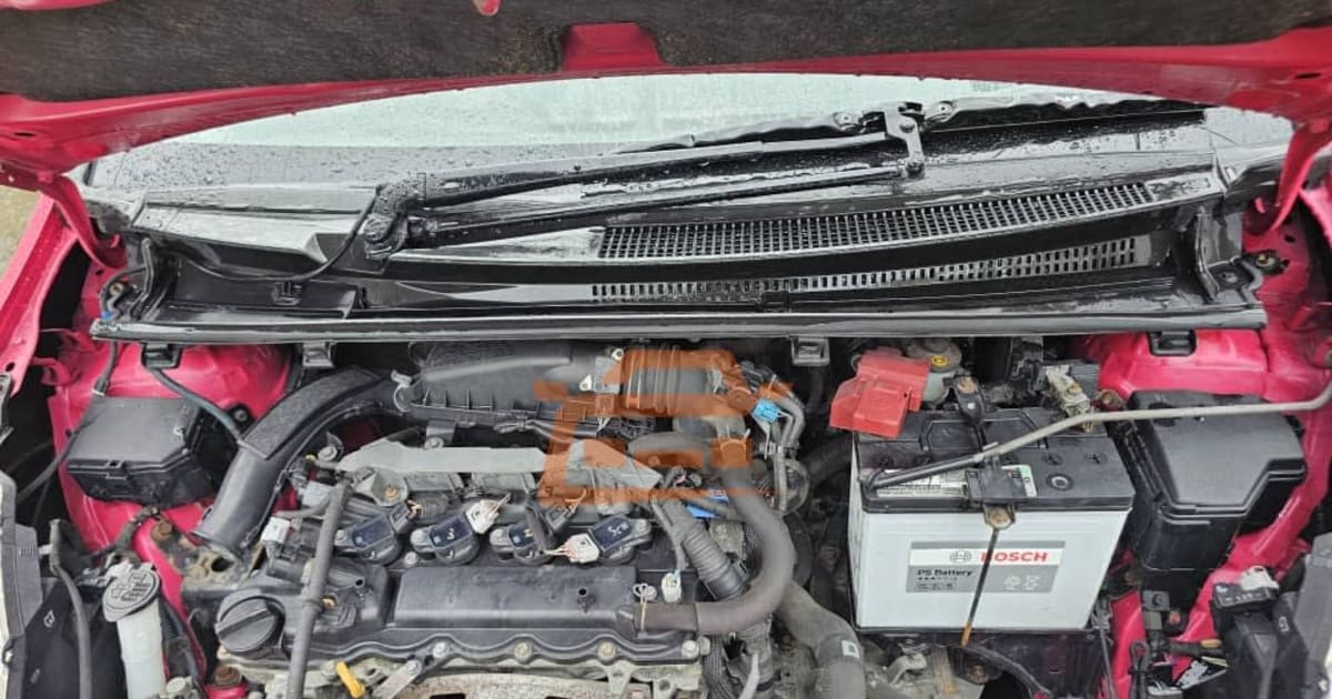 2011 Toyota Vitz à Douala — photo 6/9