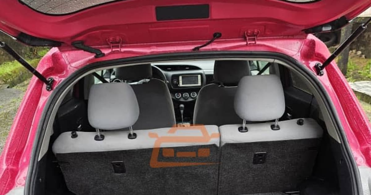 2011 Toyota Vitz à Douala — photo 8/9