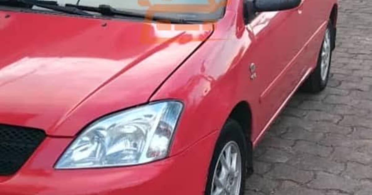 2004 Toyota Corolla à Douala — photo 9/9