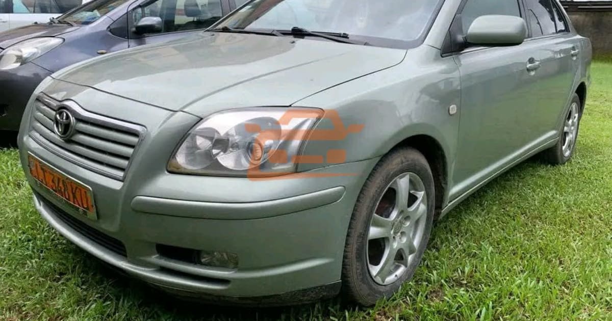 2005 Toyota Avensis à Douala — photo 6/6