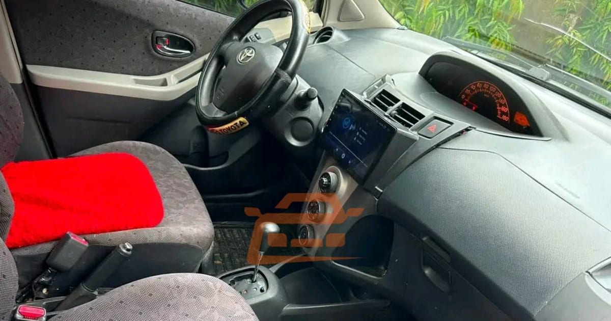 2009 Toyota Vitz à Douala — photo 2/6