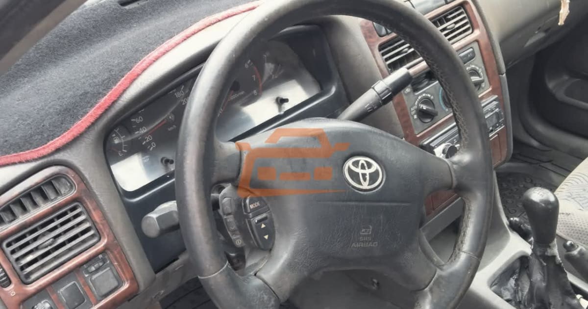 2000 Toyota Avensis à Douala — photo 8/8