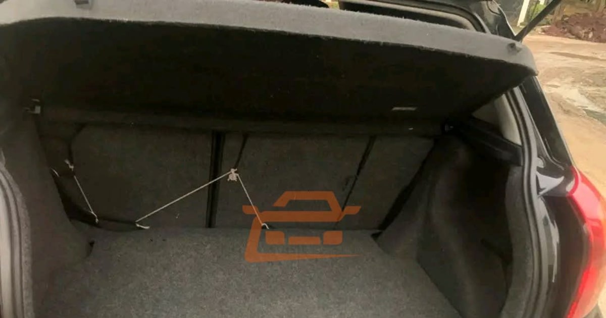 2006 Toyota Corolla à Douala — photo 3/8