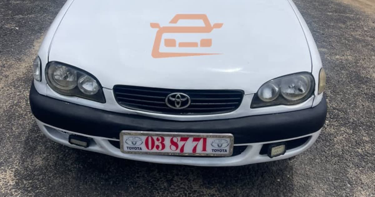 2002 Toyota Corolla à Douala — photo 6/8