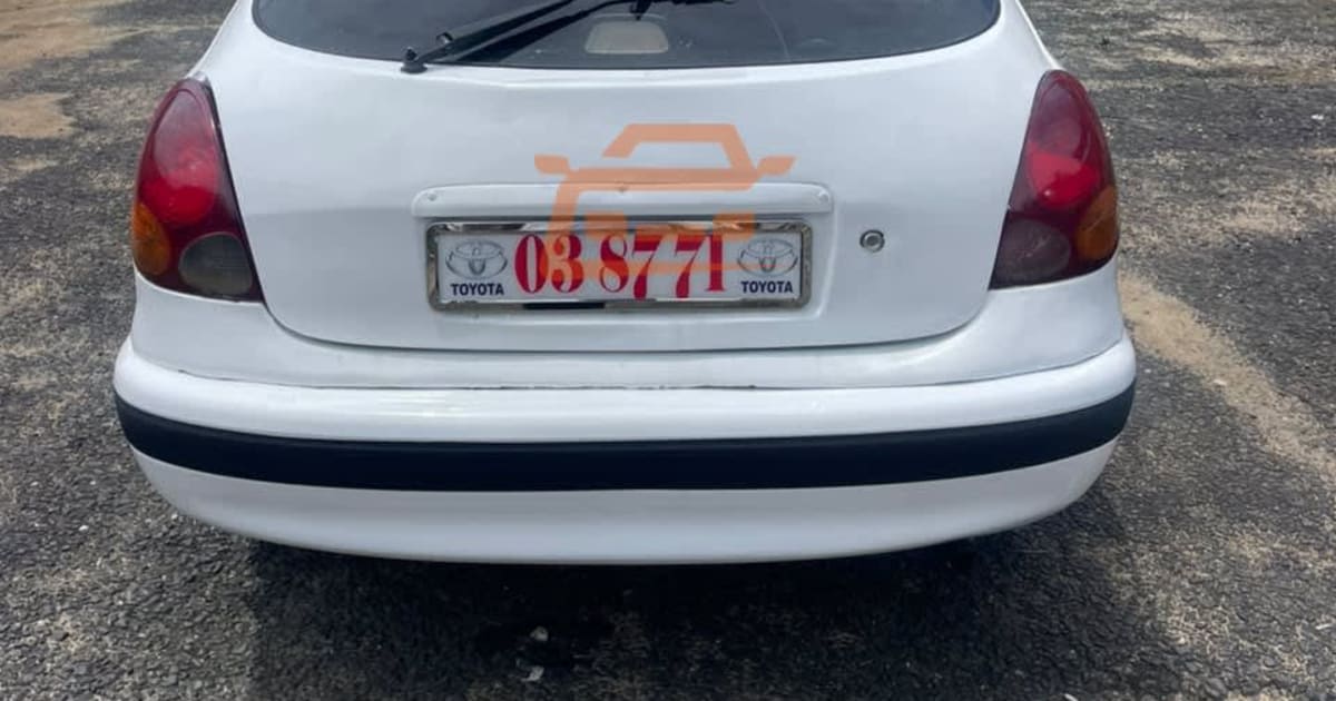 2002 Toyota Corolla à Douala — photo 8/8