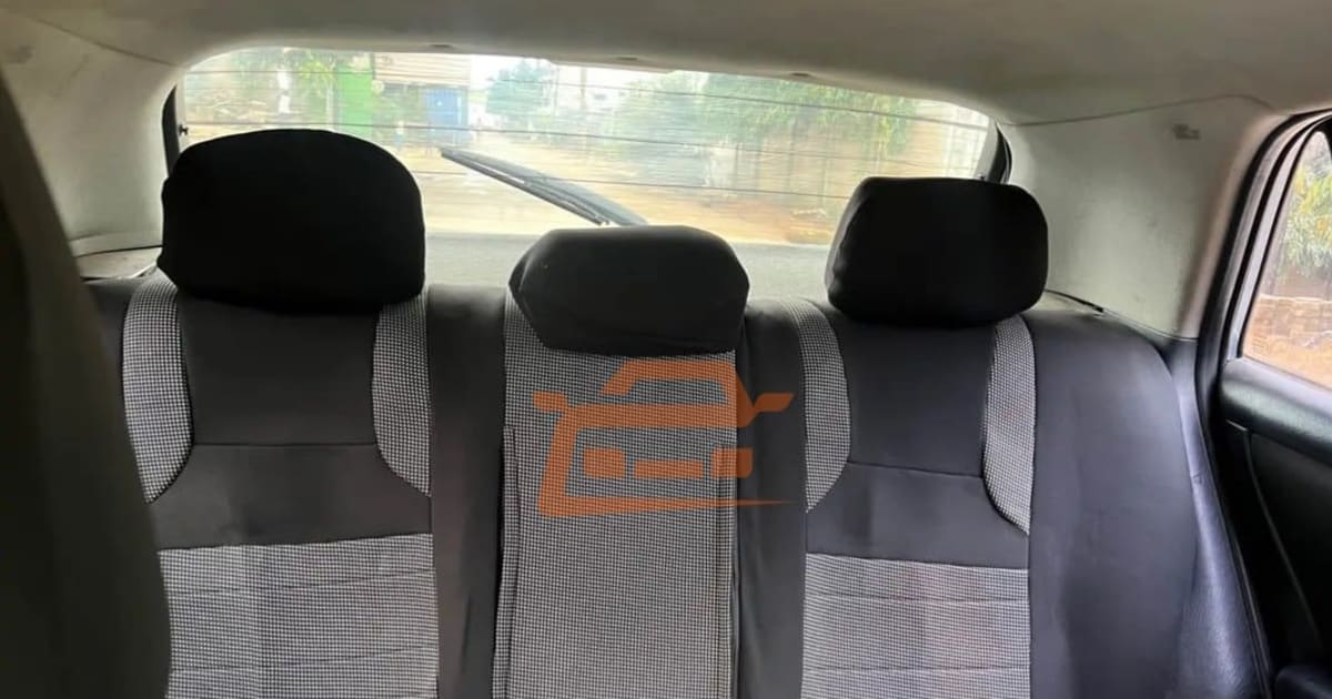 2005 Toyota Corolla à Douala — photo 2/6