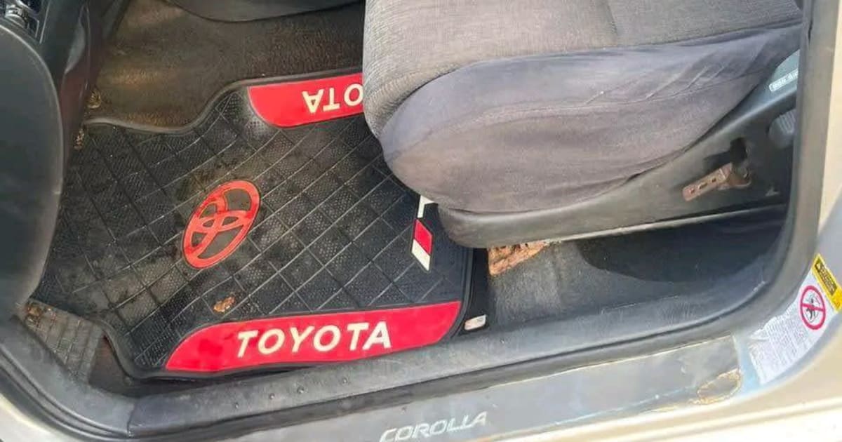 2003 Toyota Corolla à Douala — photo 5/6