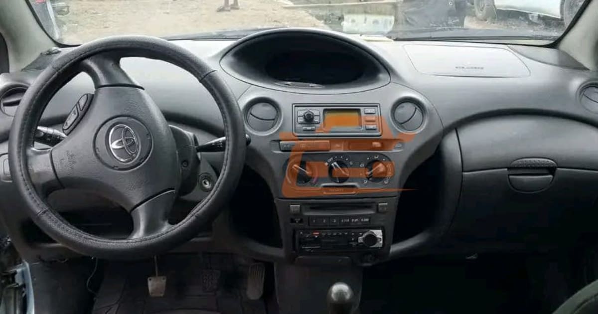 2005 Toyota Yaris à Douala — photo 3/9