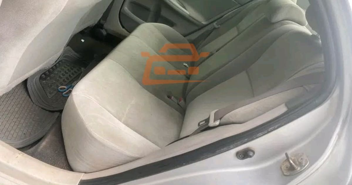 20011 Toyota Corolla à Douala — photo 5/8